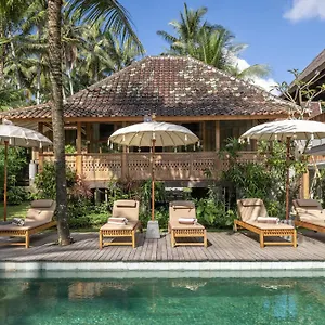 **** Resort Rumah Kayu Indonesia